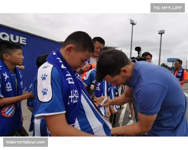 中冠联赛球员流动机制逐步规范 职业队与业余队互动增强